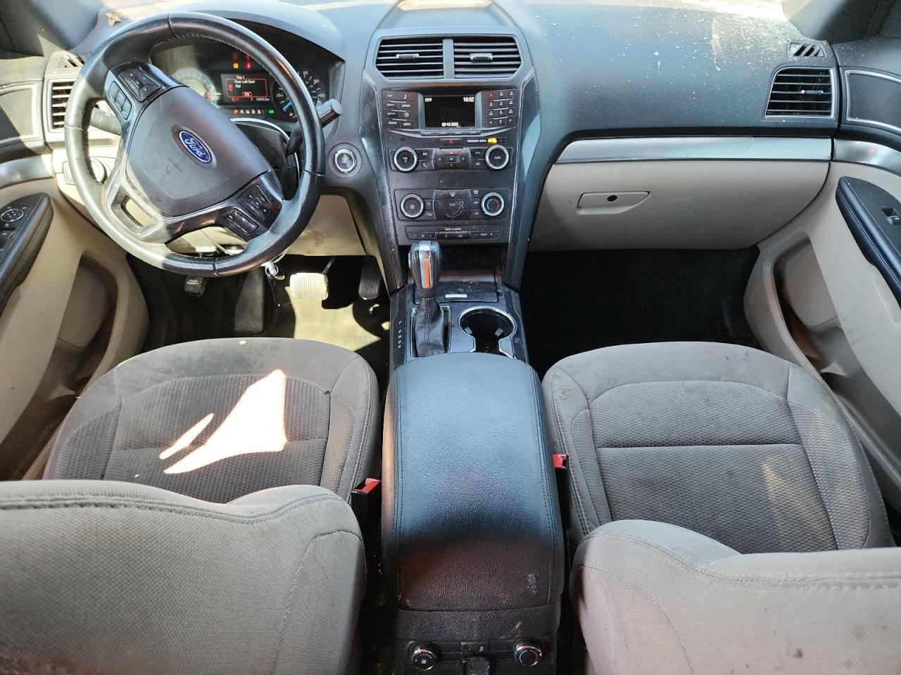 Ford Explorer Xlt Image 8