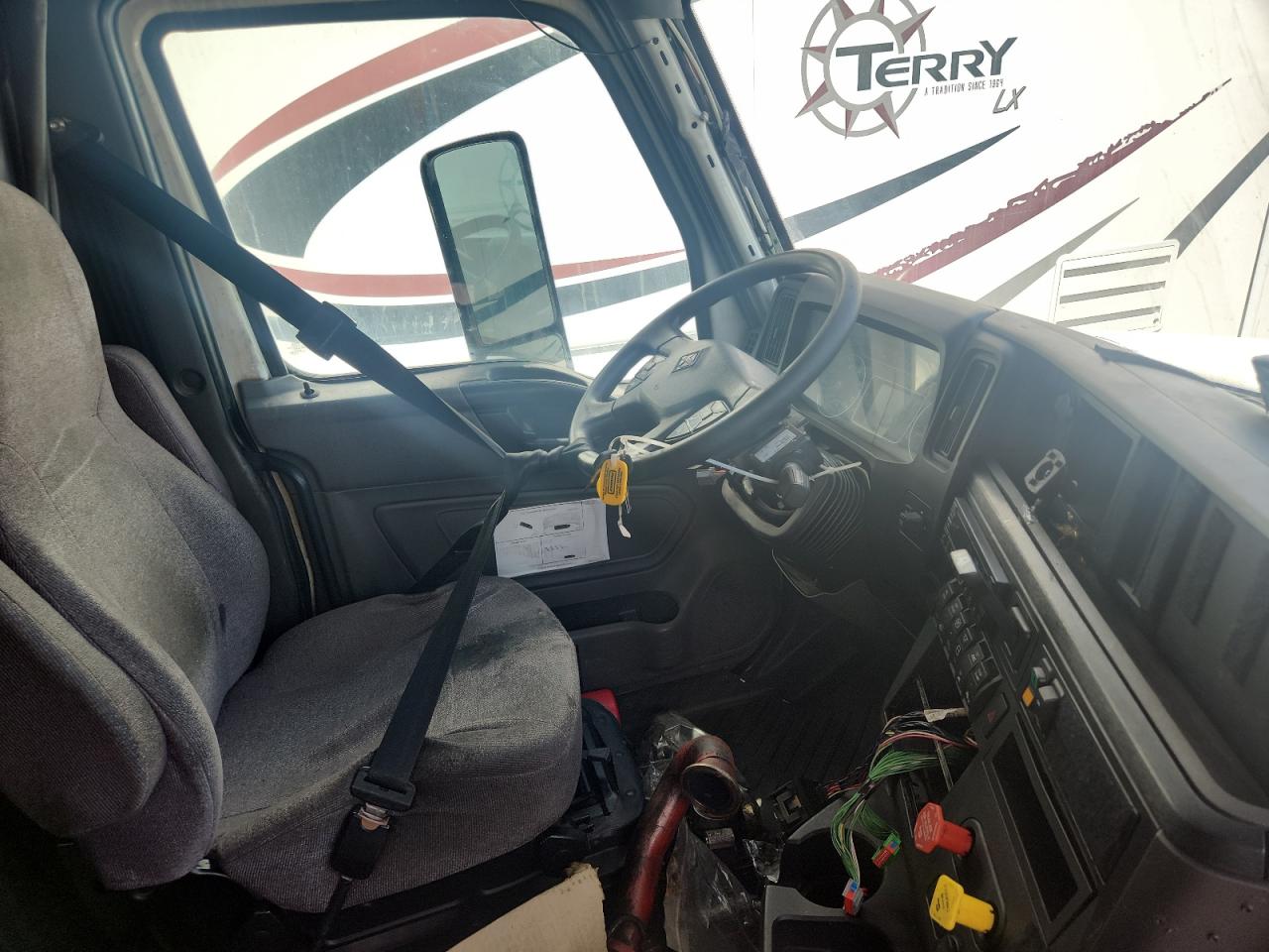 International Lt625 Image 8