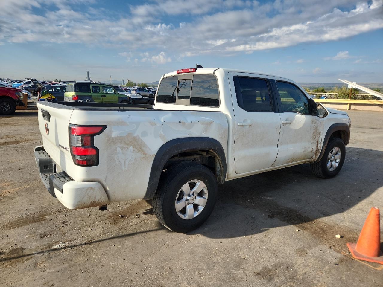 Nissan Frontier S Image 2