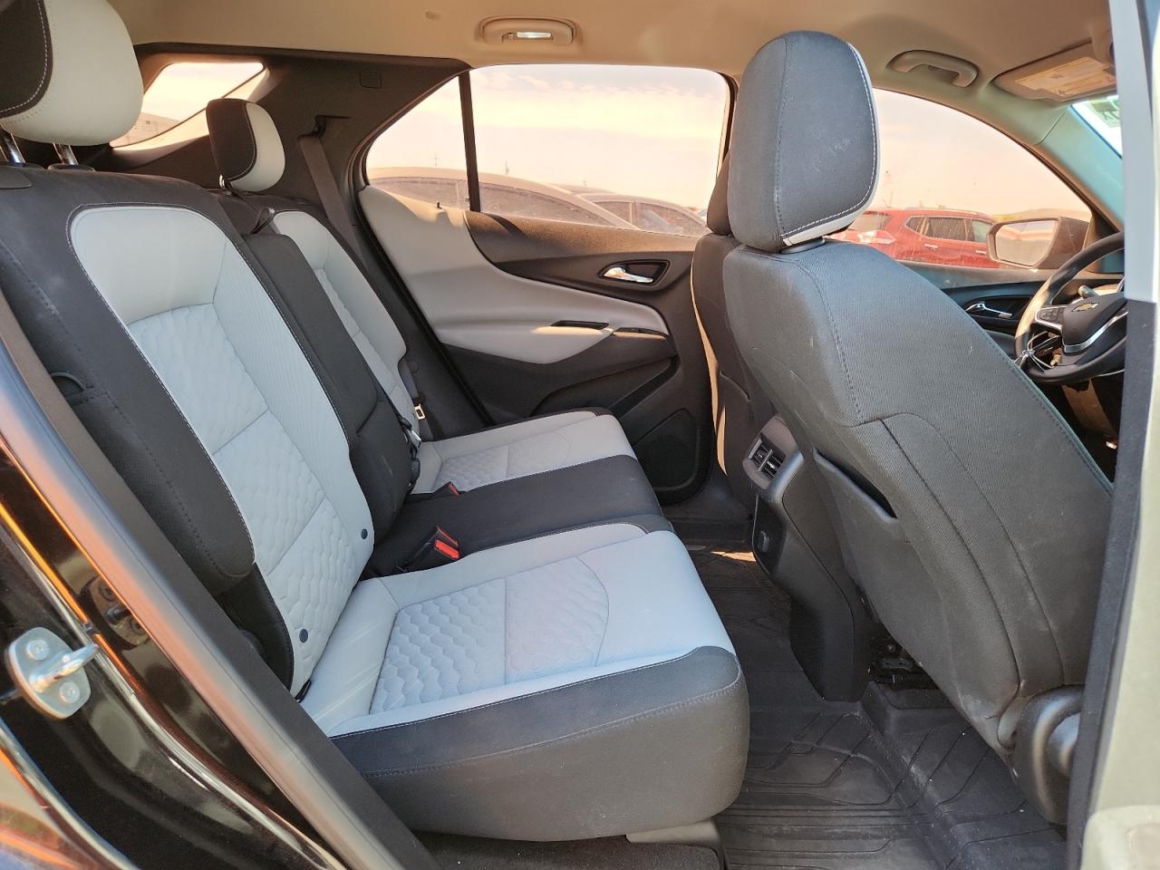 Chevrolet Equinox Ls Image 2