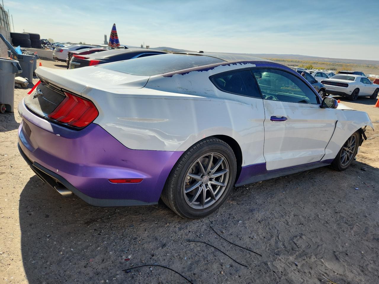 Ford Mustang Image 2