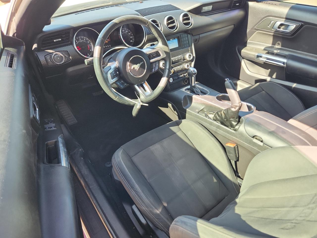 Ford Mustang Image 3