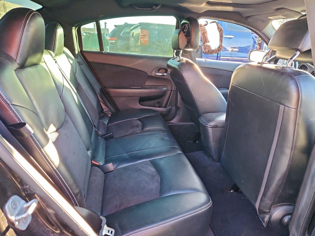 Chrysler 200 Limited Image 10