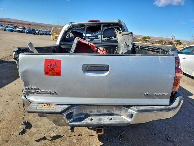 Toyota Tacoma Double Cab Image 8