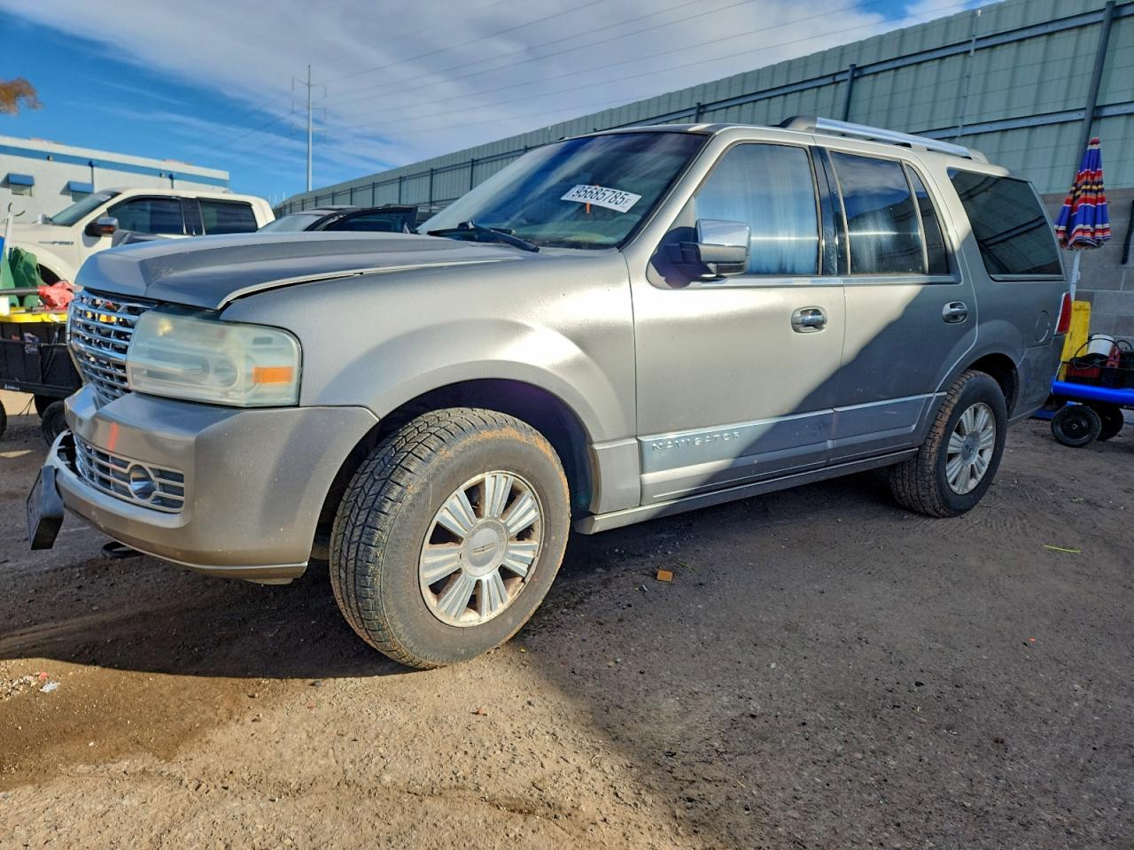 Lincoln Navigator Image 1