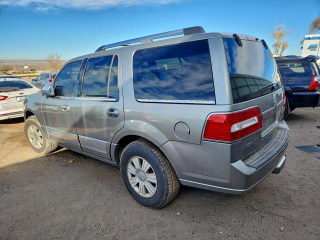 Lincoln Navigator Image 3