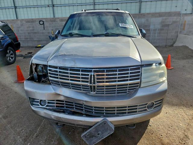 Lincoln Navigator Image 4