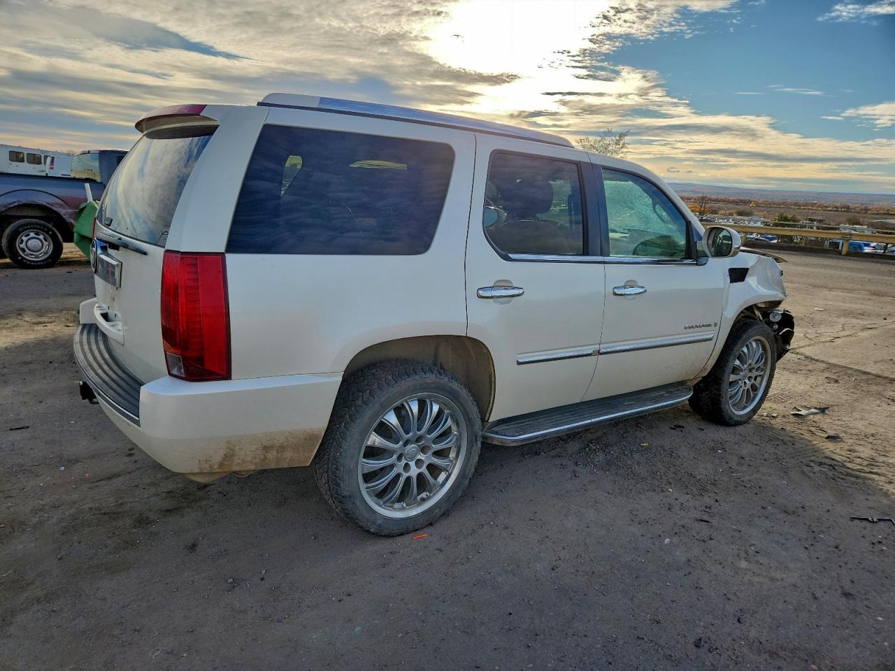 Cadillac Escalade Luxury Image 2