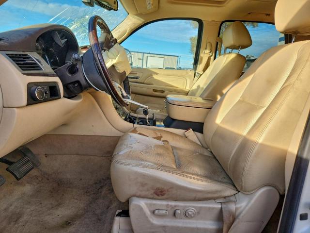 Cadillac Escalade Luxury Image 11