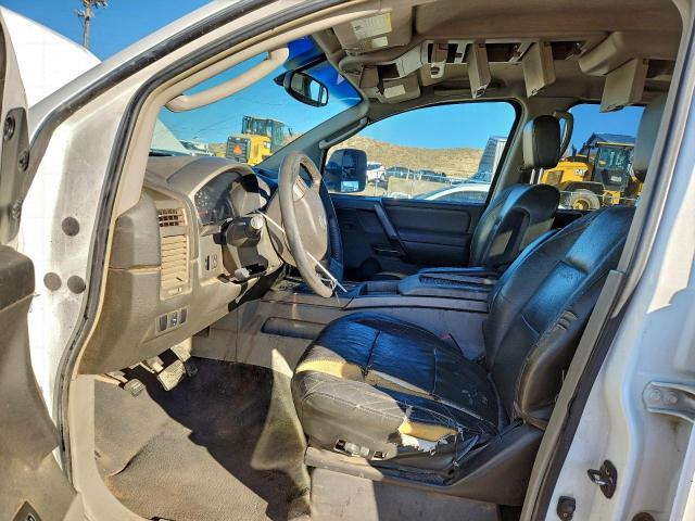 Nissan Titan Xe Image 4