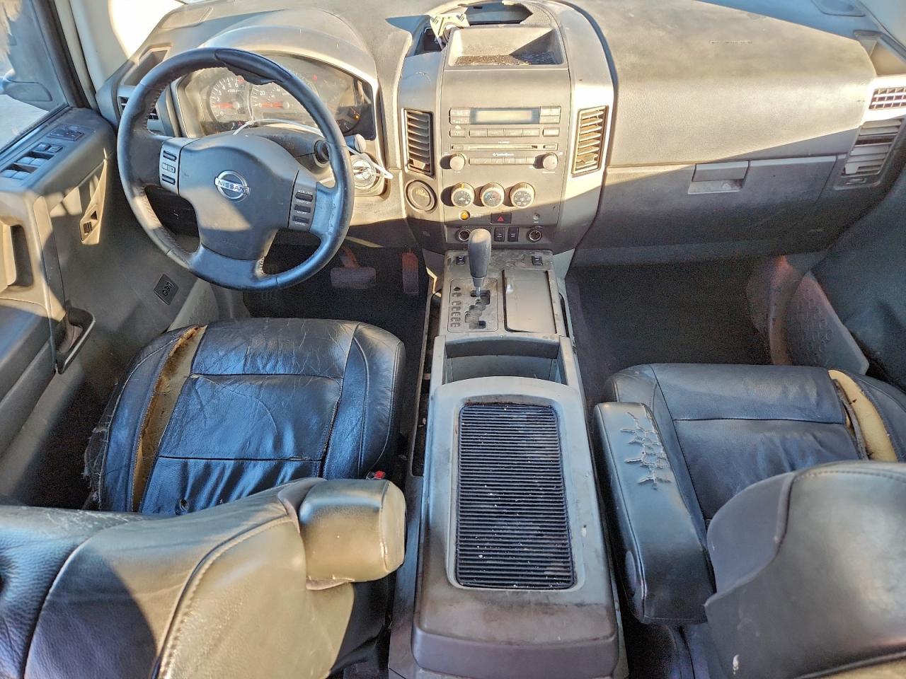 Nissan Titan Xe Image 13