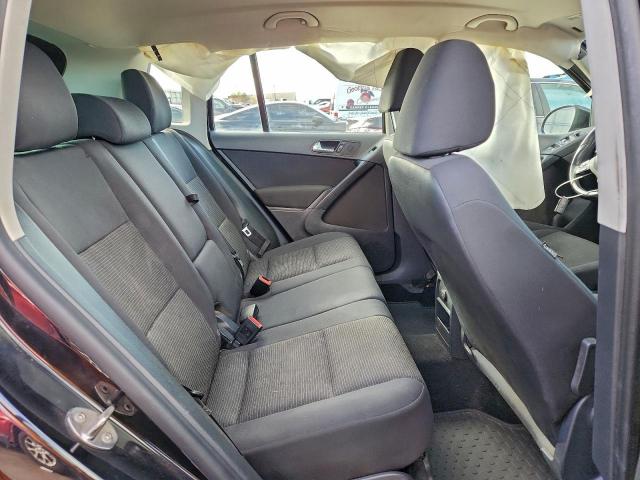 Volkswagen Tiguan S Image 5