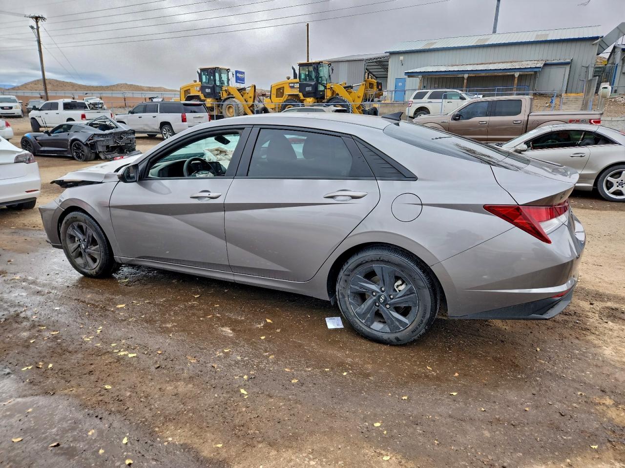 Hyundai ELANTRA Sel Image 2