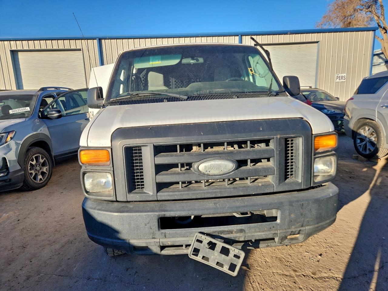 Ford E-250 E250 Van Image 2