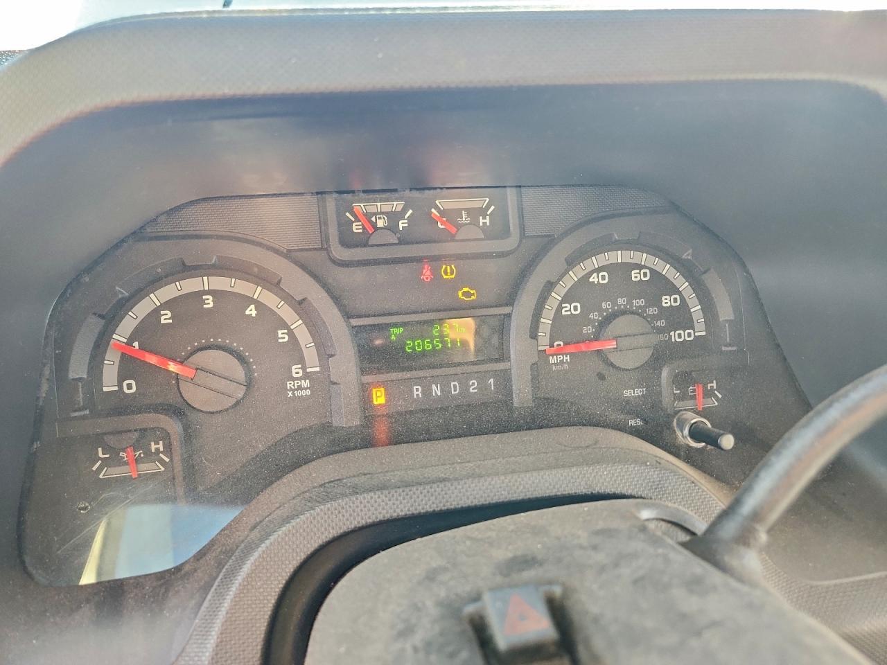 Ford E-250 E250 Van Image 5