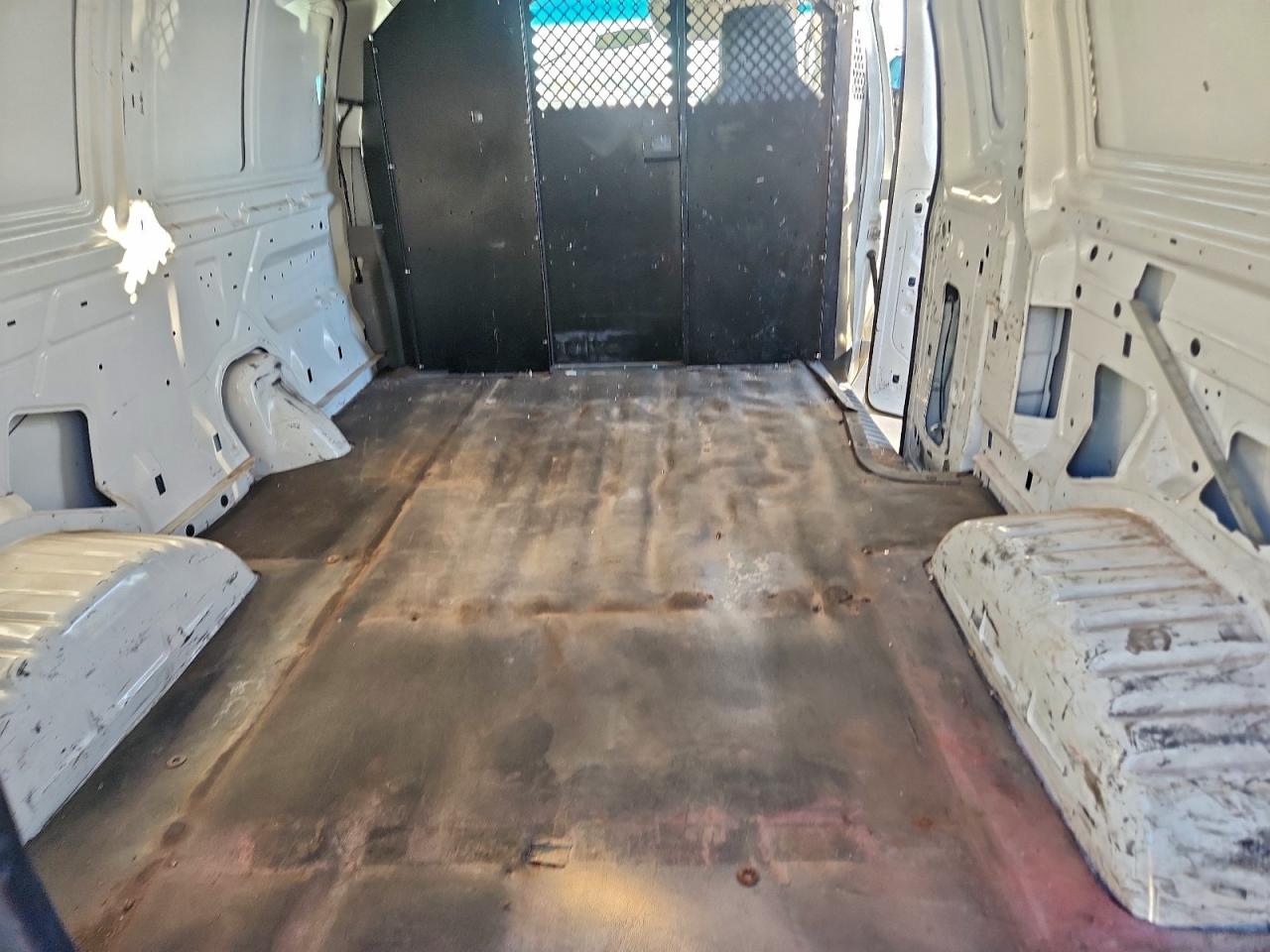 Ford E-250 E250 Van Image 13