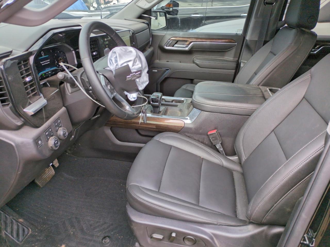 Chevrolet Silverado K1500 Lt Trail Boss Image 3