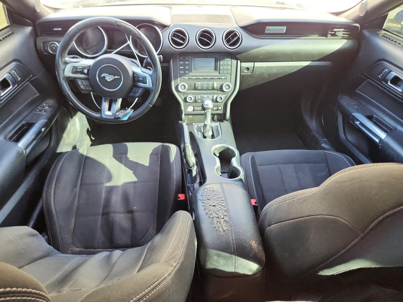 Ford Mustang Image 7