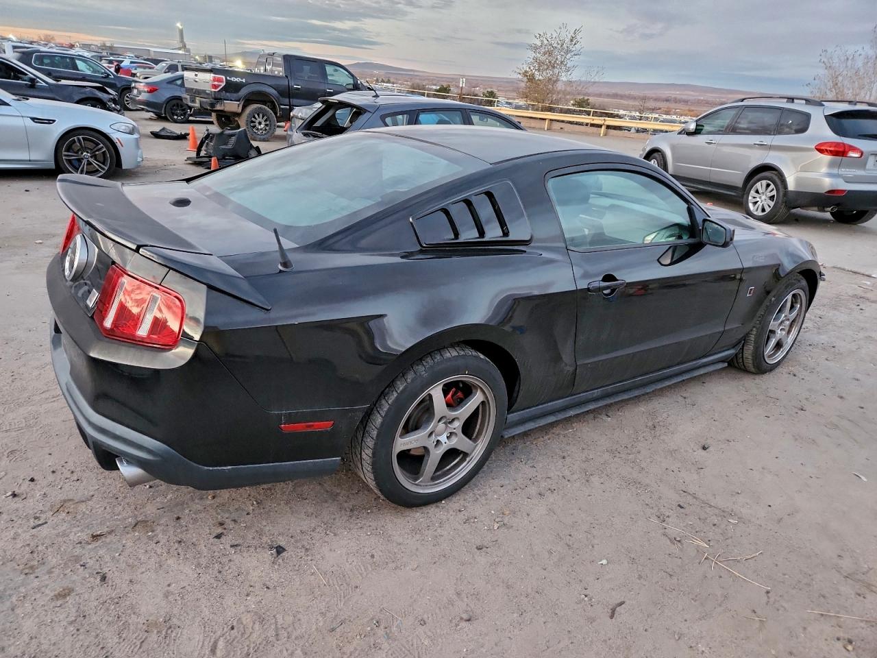 Ford Mustang Gt Image 2