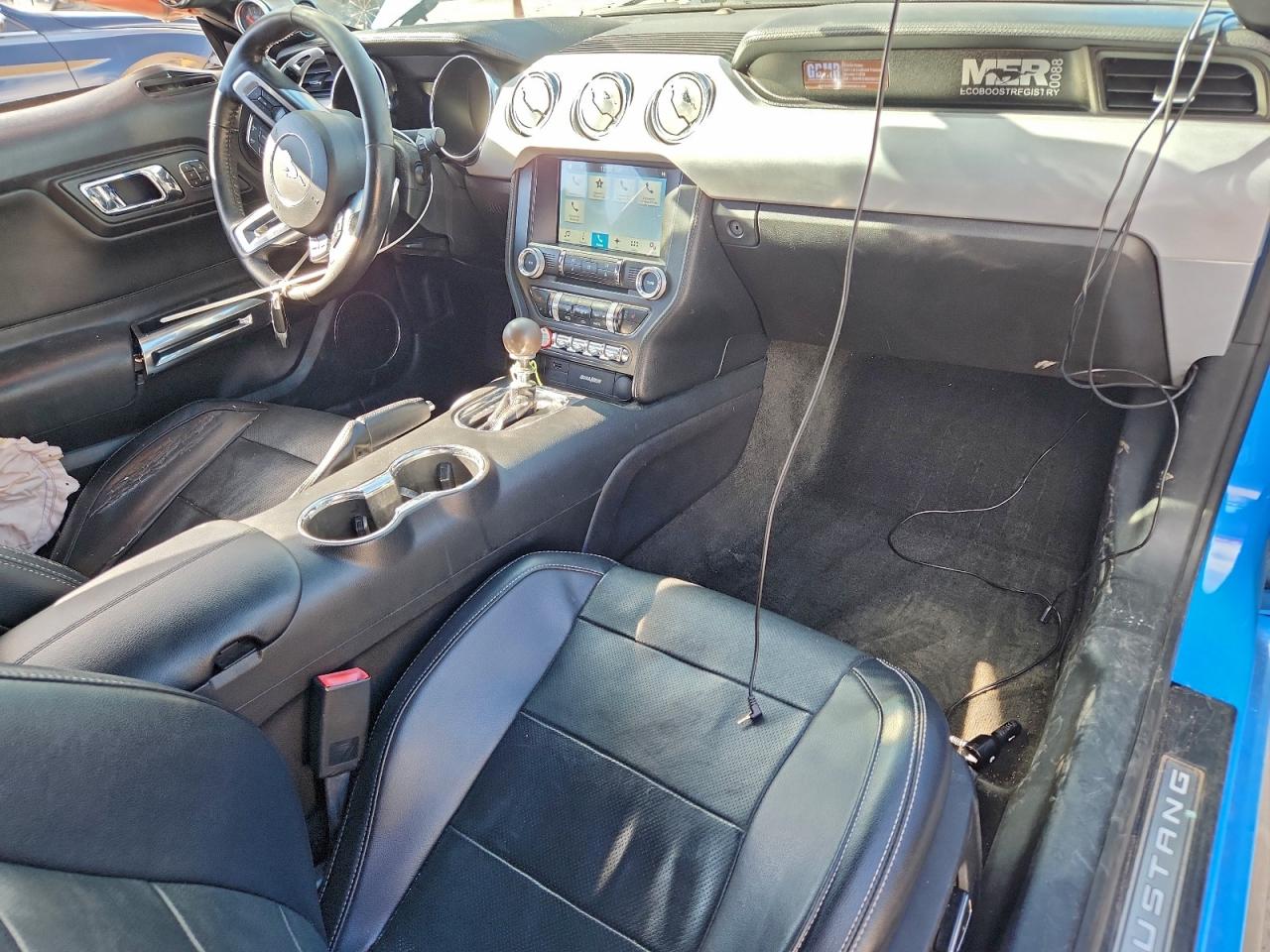 Ford Mustang Image 9