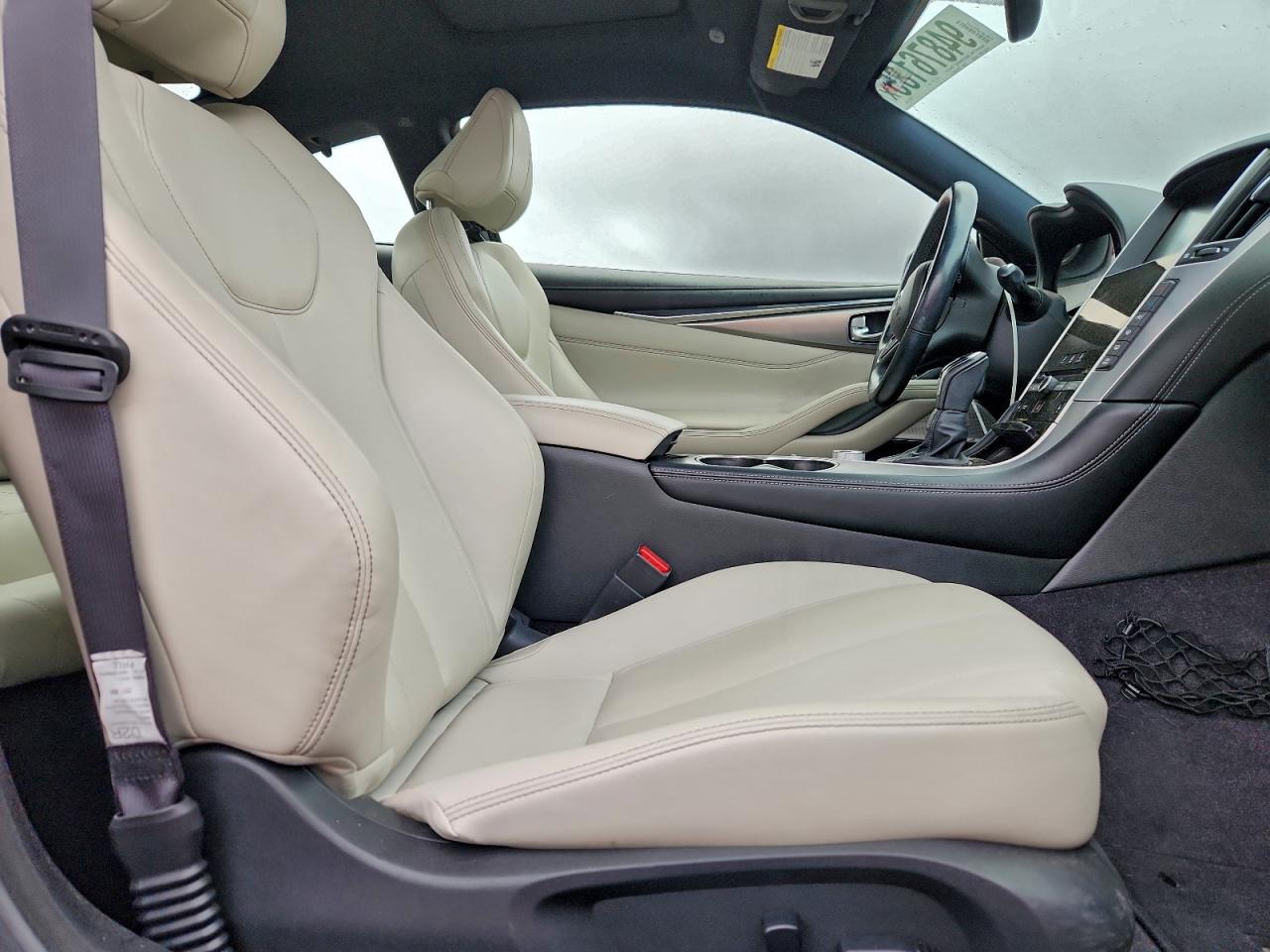 INFINITI Q60 Luxe 300 Image 7