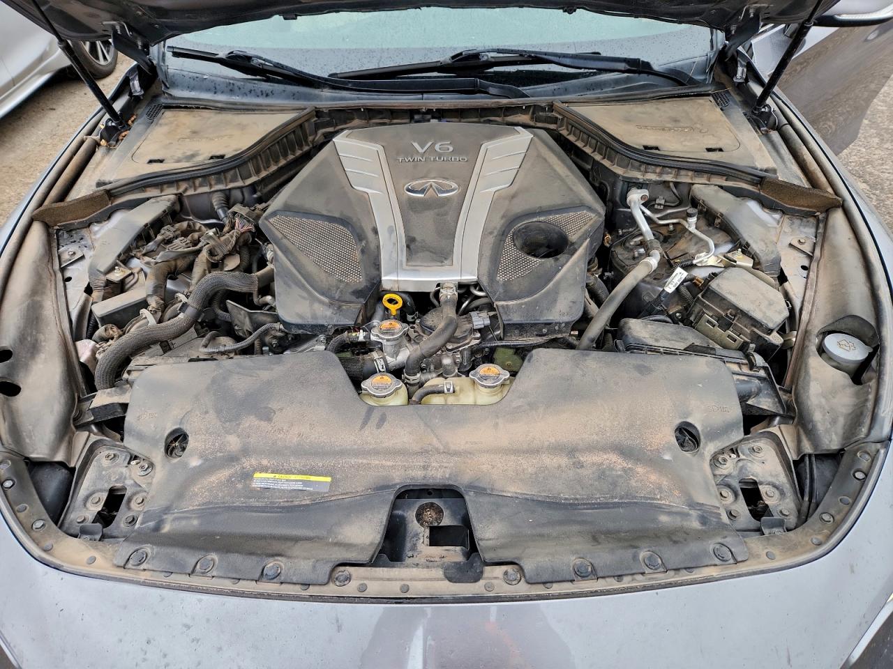 INFINITI Q60 Luxe 300 Image 9