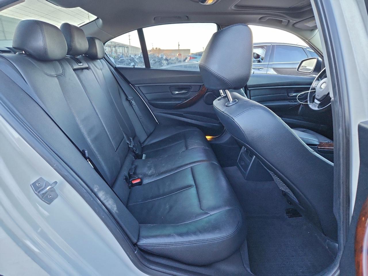 BMW 3 Series I Image 9