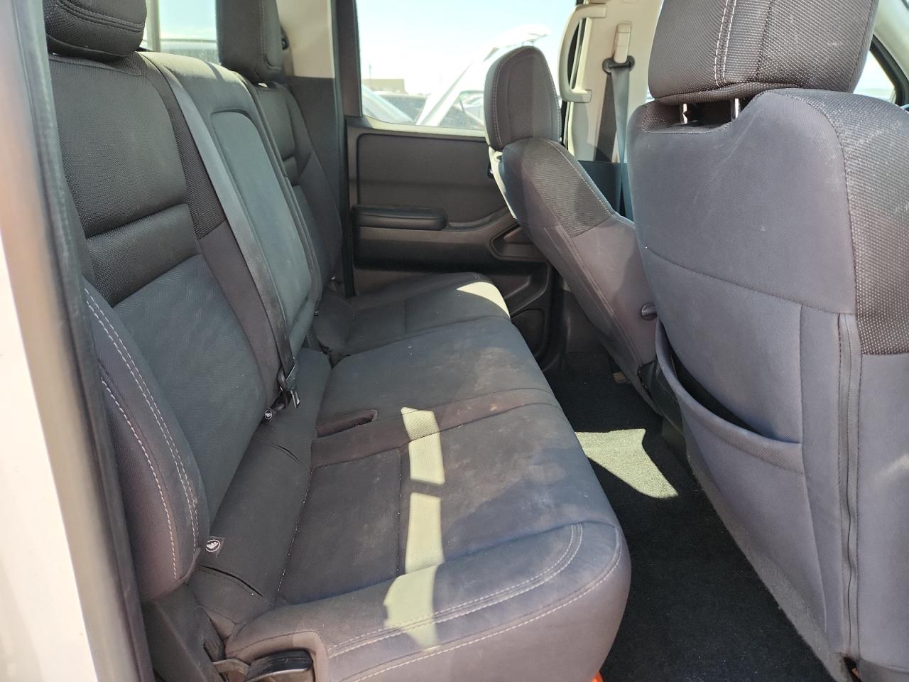 Nissan Frontier S Image 13