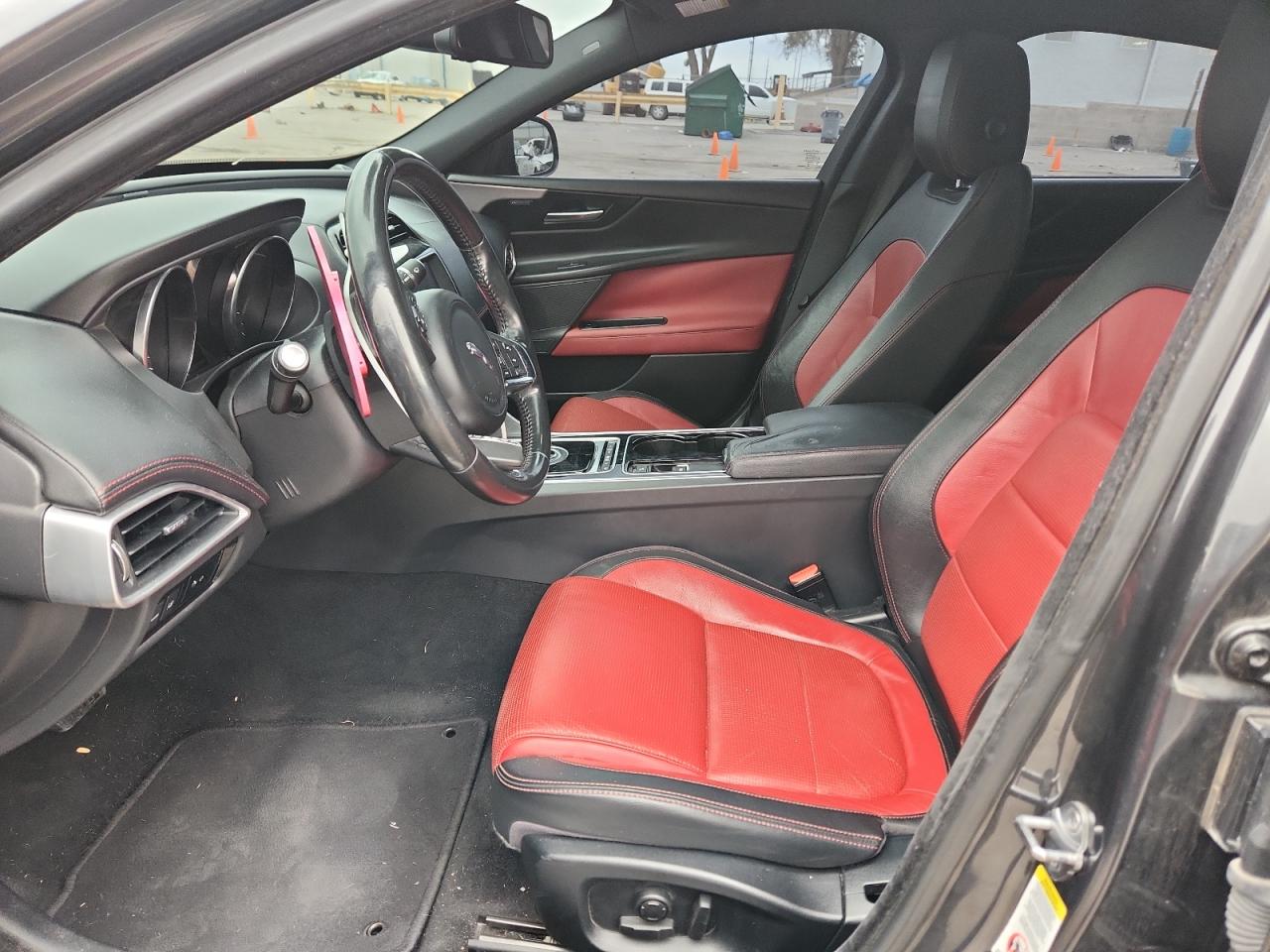 Jaguar XE R - Sport Image 6