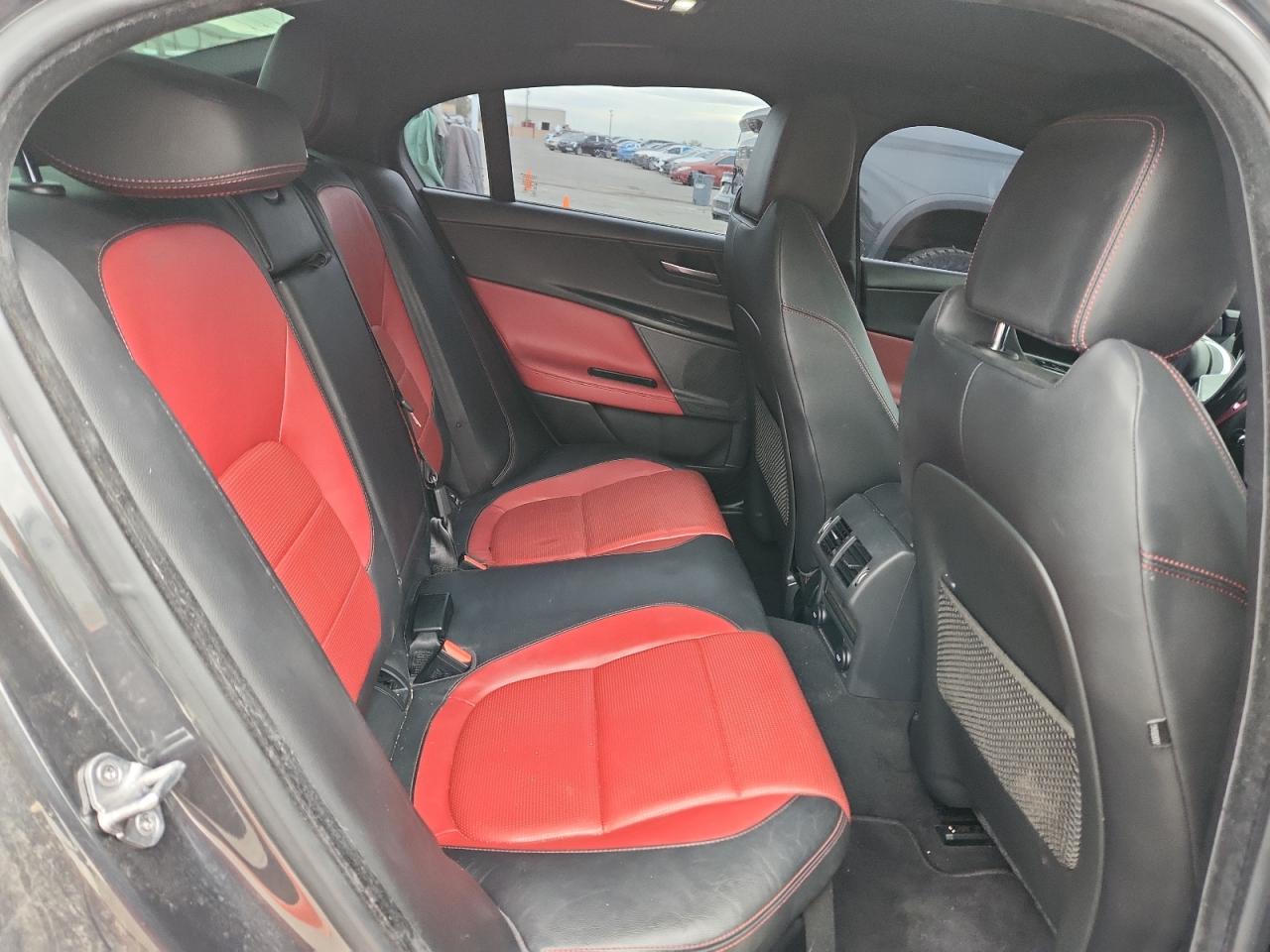 Jaguar XE R - Sport Image 12