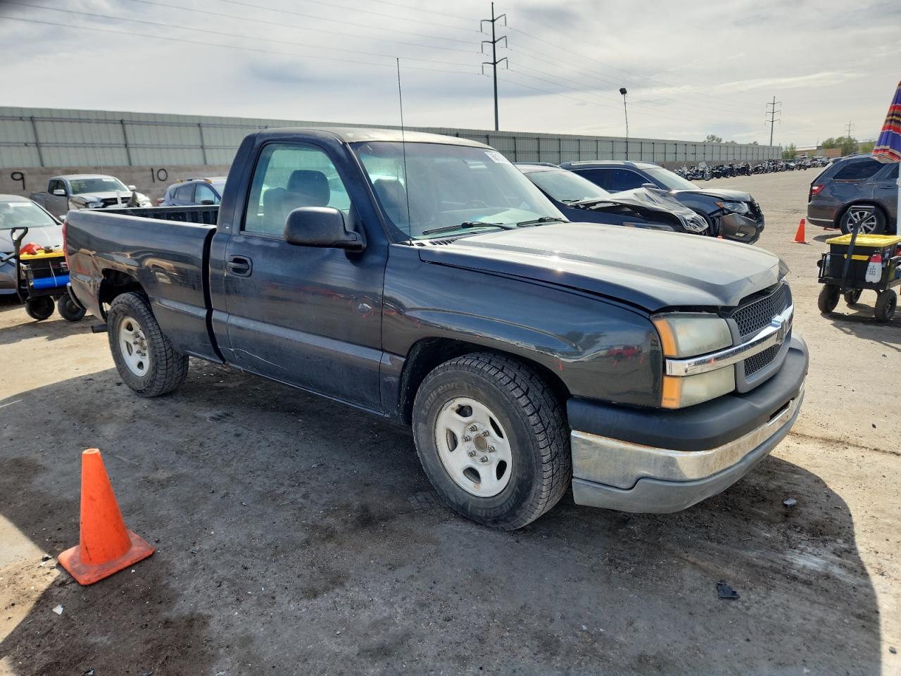 Chevrolet Silverado C1500 Image 2