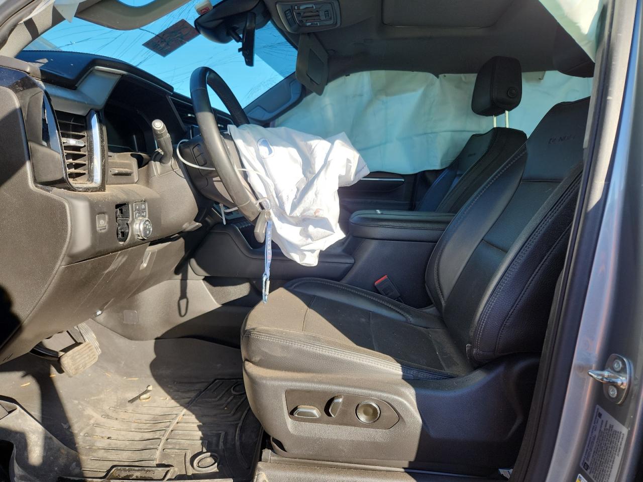 GMC Sierra K2500 Denali Image 4