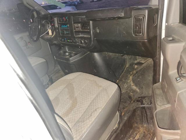 Chevrolet Express Image 4