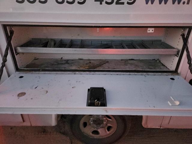 Chevrolet Express Image 9