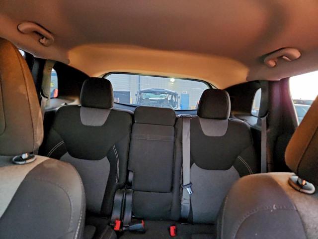 Jeep Grand Cherokee Sport Image 4