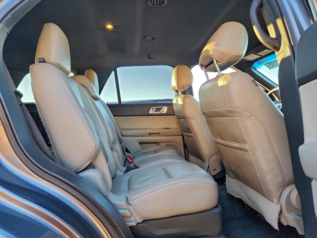 Ford Explorer Xlt Image 9