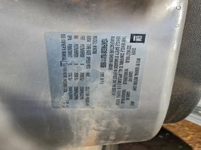 GMC Yukon Denali Image 8