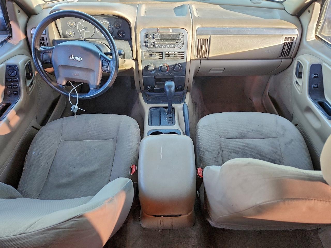 Jeep Grand Cherokee Laredo Image 10