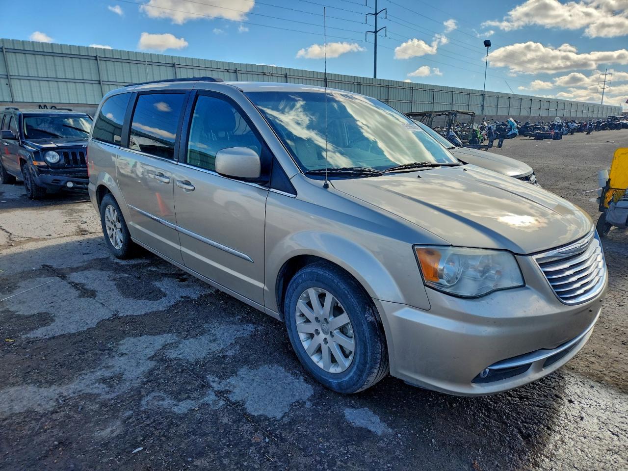 Chrysler Minivan Touring Image 13