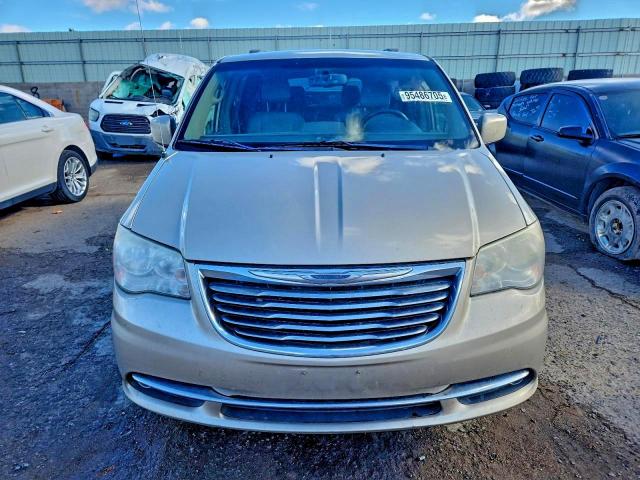 Chrysler Minivan Touring Image 5