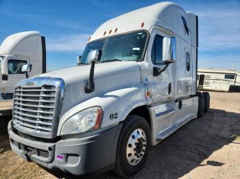  Salvage Freightliner Cascadia 1