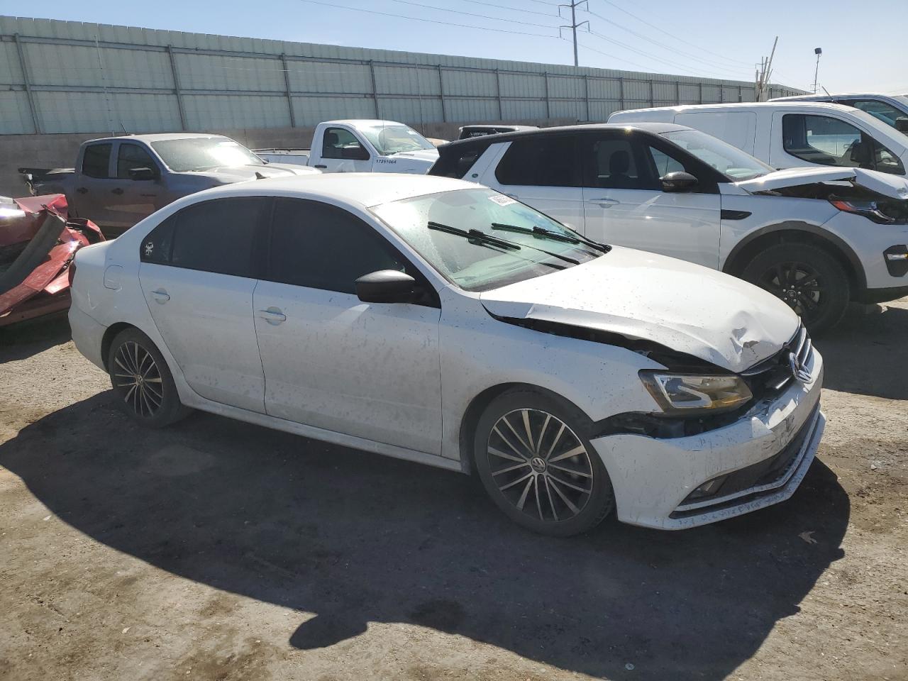 Volkswagen Jetta Sport Image 2