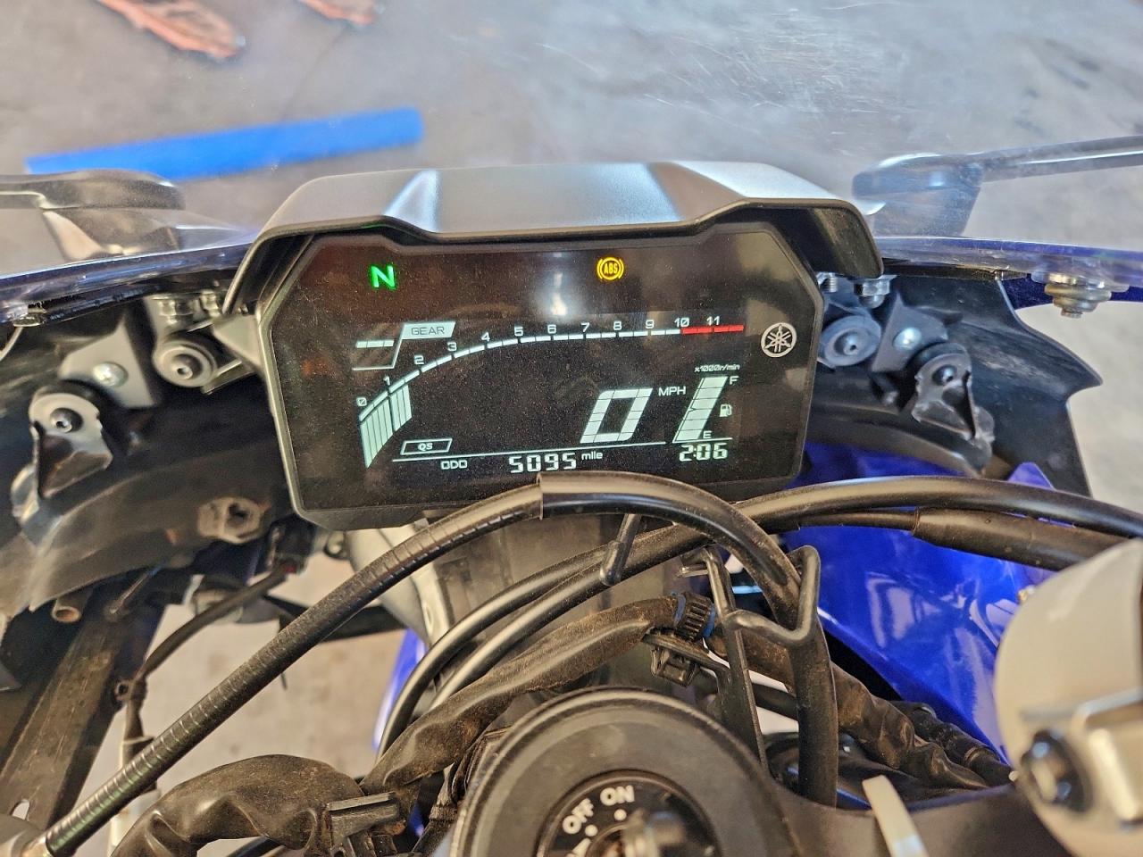 Yamaha Yzfr7 Image 7