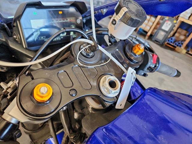 Yamaha Yzfr7 Image 3