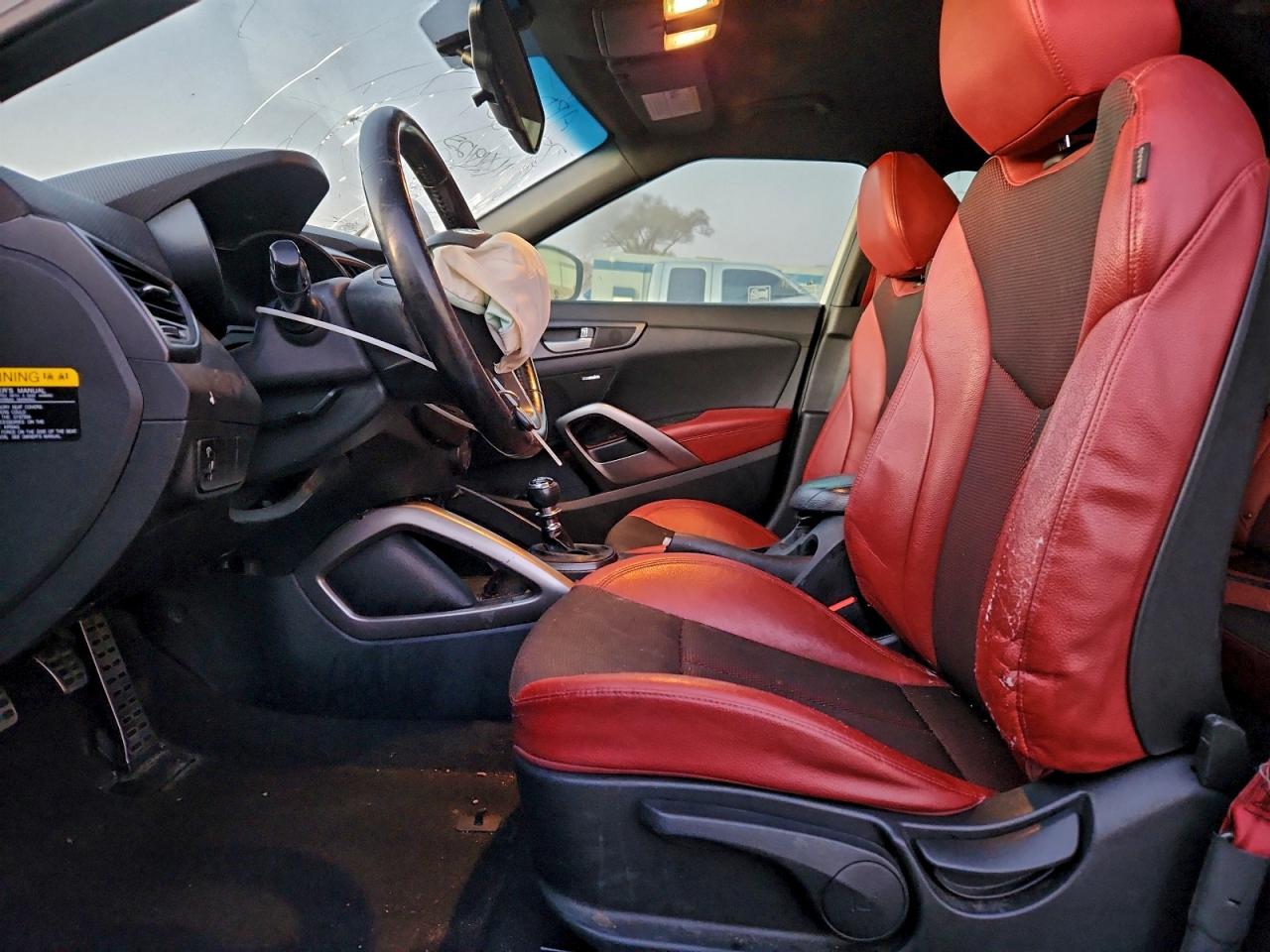 Hyundai VELOSTER Turbo Image 5