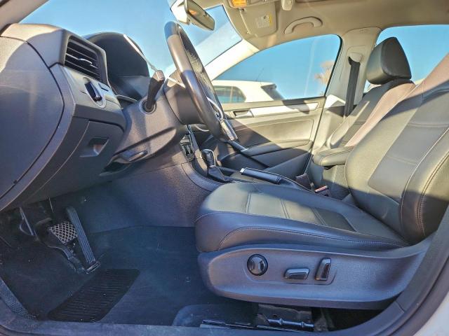 Volkswagen Passat Se Image 11