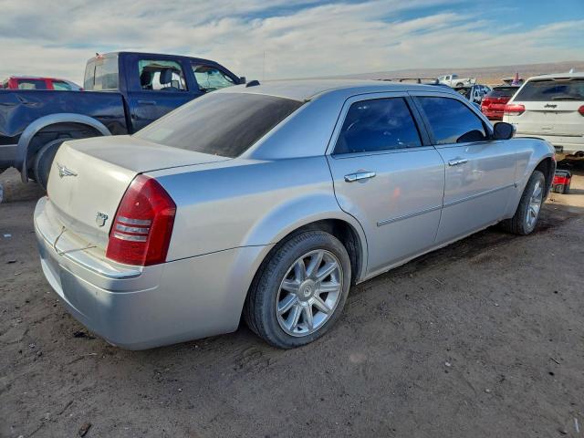 Chrysler 300 Image 11