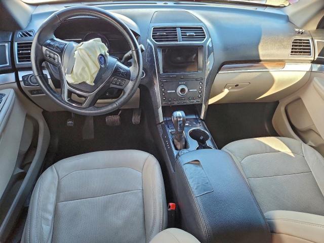 Ford Explorer Limited Image 11