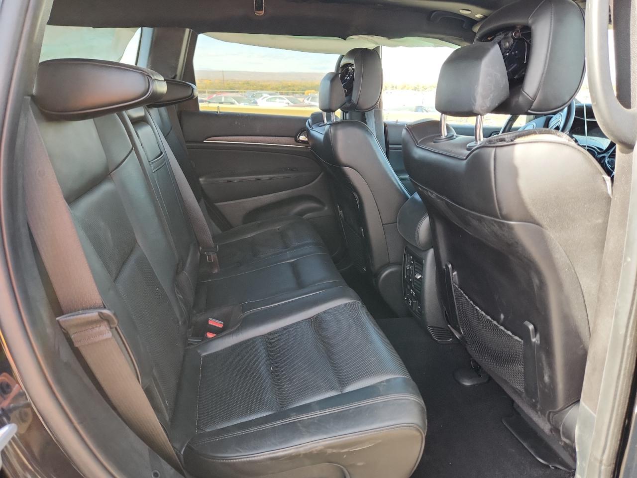 Jeep Grand Cherokee Overland Image 4