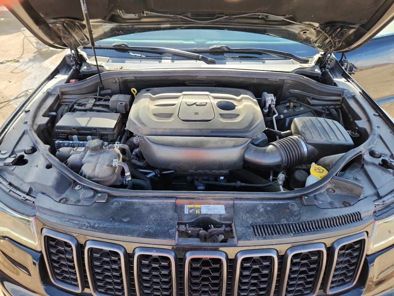 Jeep Grand Cherokee Overland Image 7